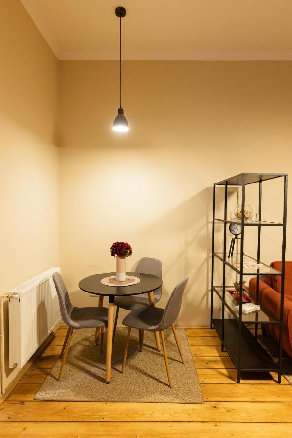 Chic Apartment In Historical City Center Timisoara Ngoại thất bức ảnh