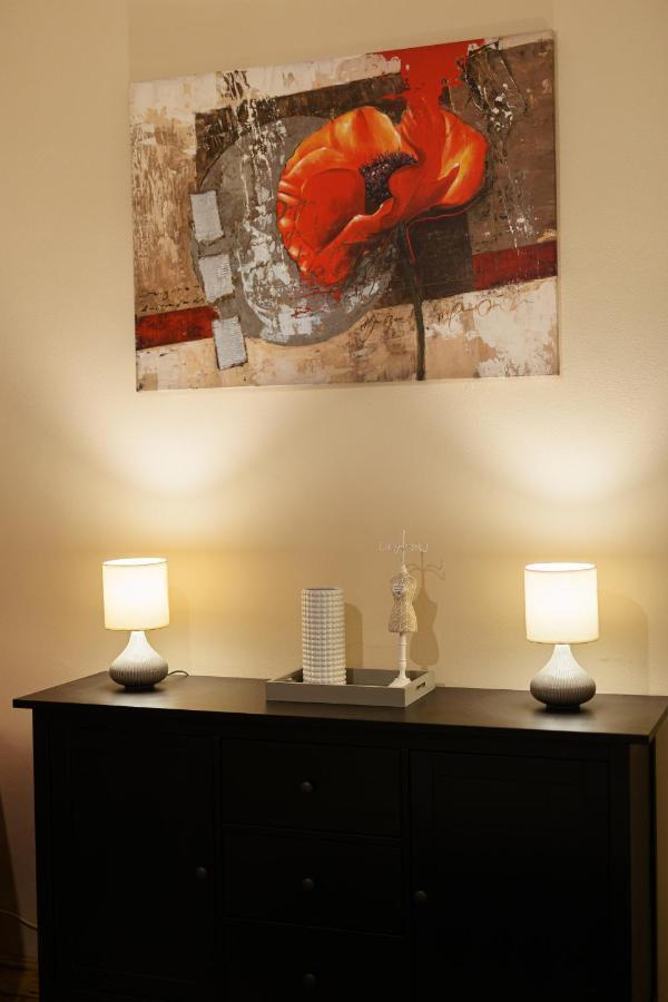 Chic Apartment In Historical City Center Timisoara Ngoại thất bức ảnh