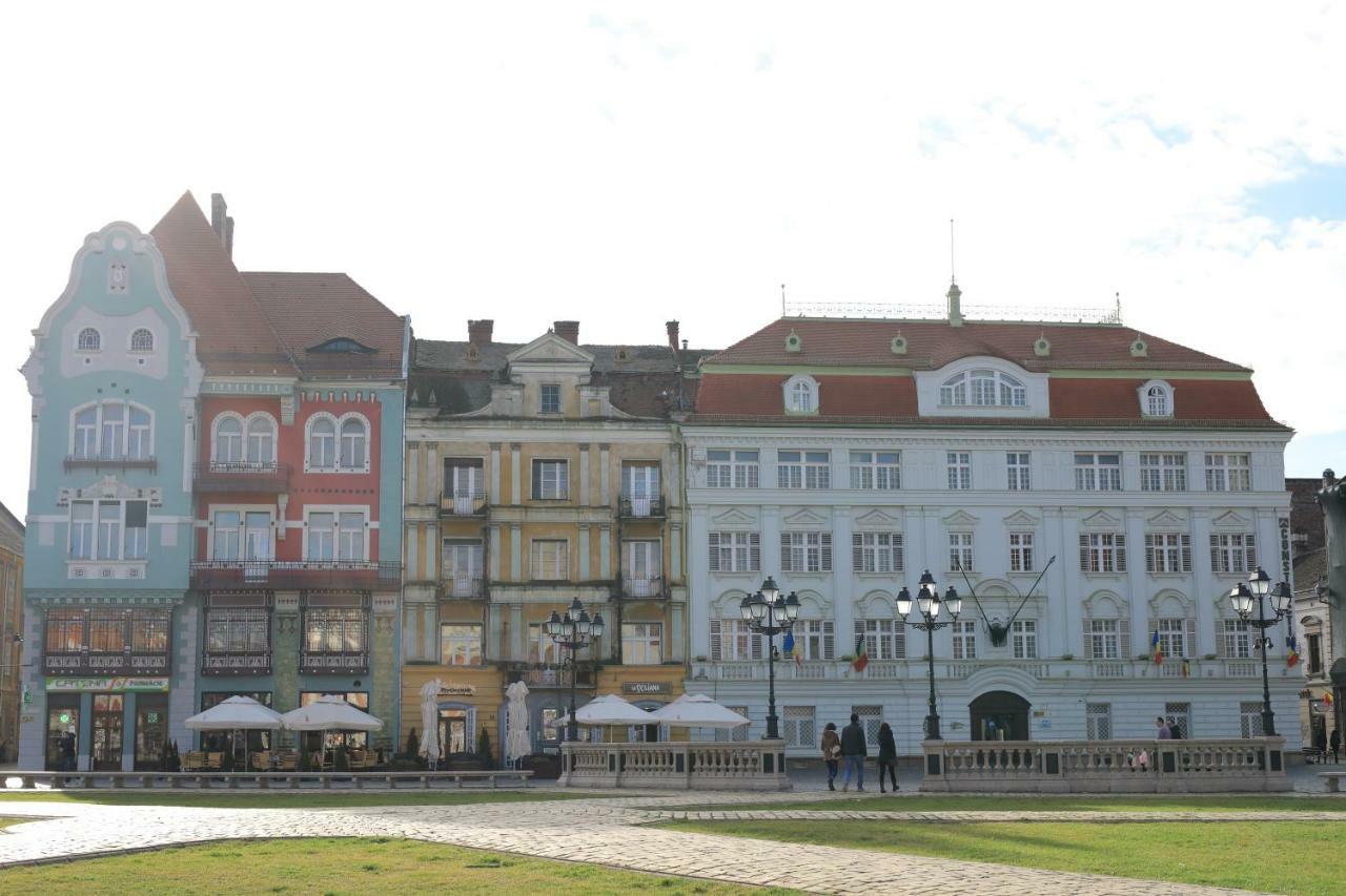 Chic Apartment In Historical City Center Timisoara Ngoại thất bức ảnh